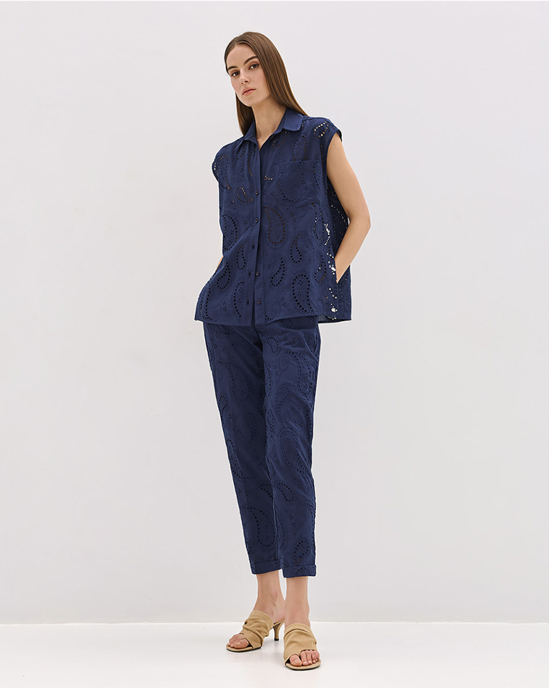 SLEEVELESS BRODERIE SHIRT