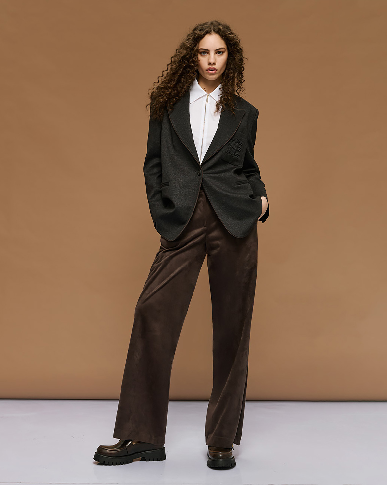 BLAZER WITH PIPING AND POCKET DETAIL