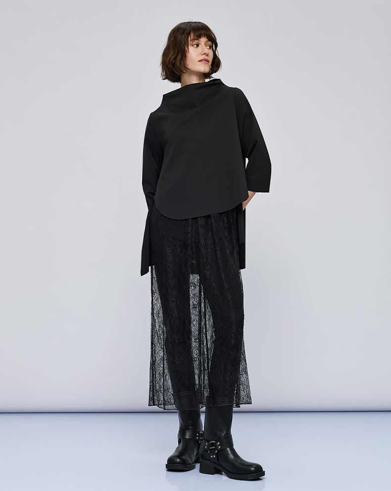 ASYMMETRIC BLOUSE