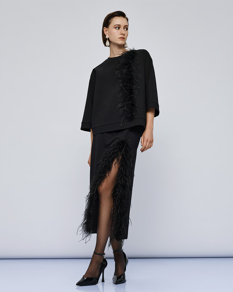 MIDI SKIRT WITH FEATHERS