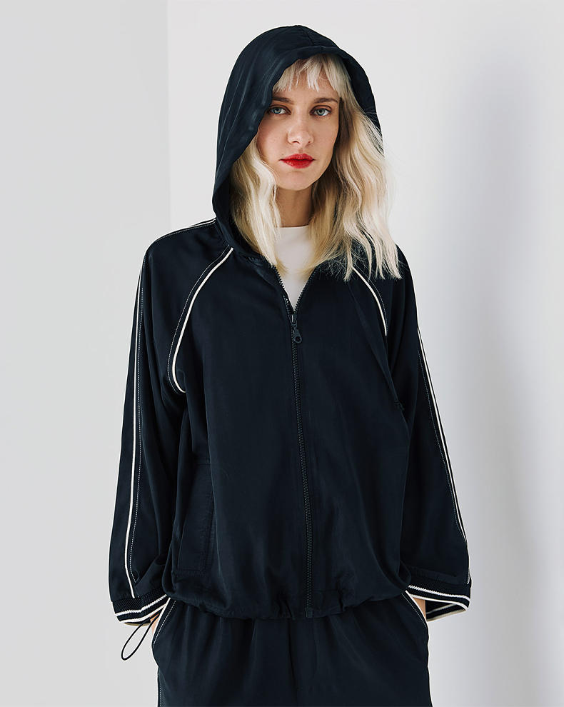 Bomber jacket με αντιθετικές λεπτομέρειες