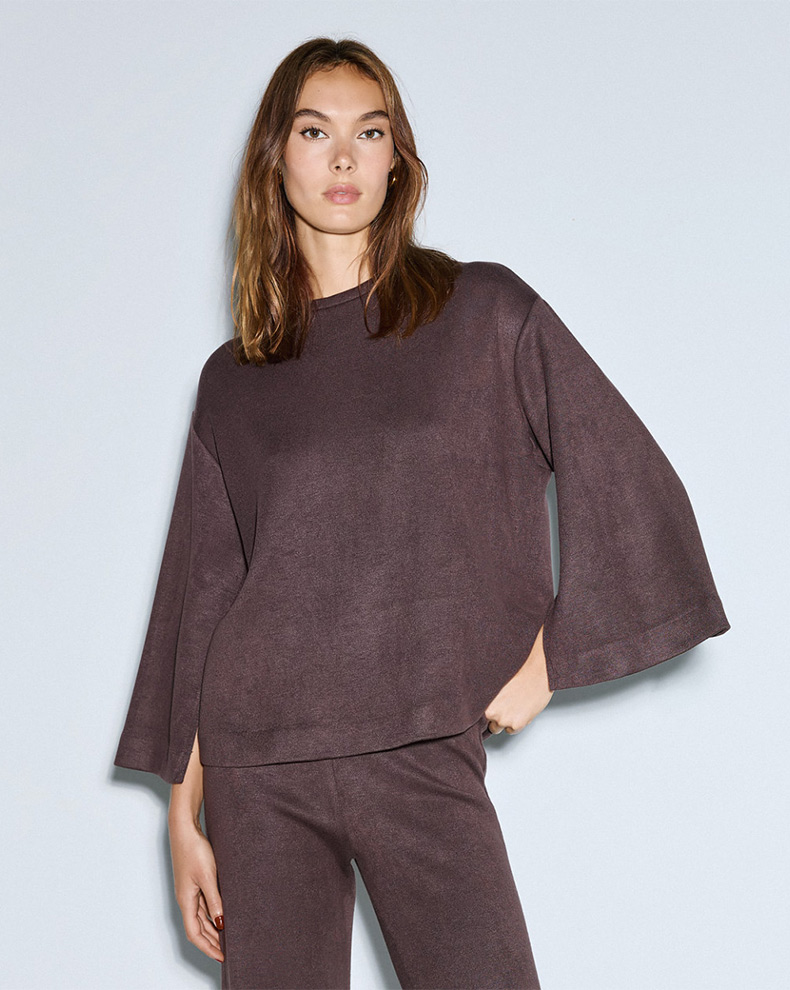 BLOUSE WITH WIDE SLEEVES