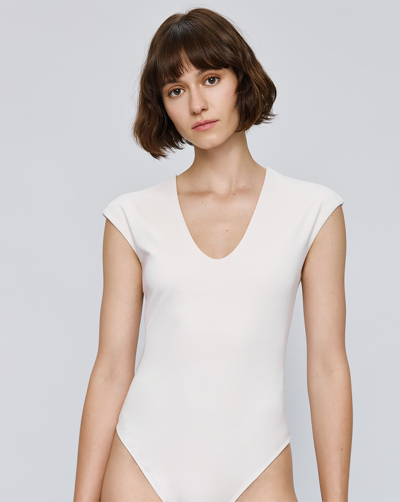BODYSUIT WITH A V NECKLINE