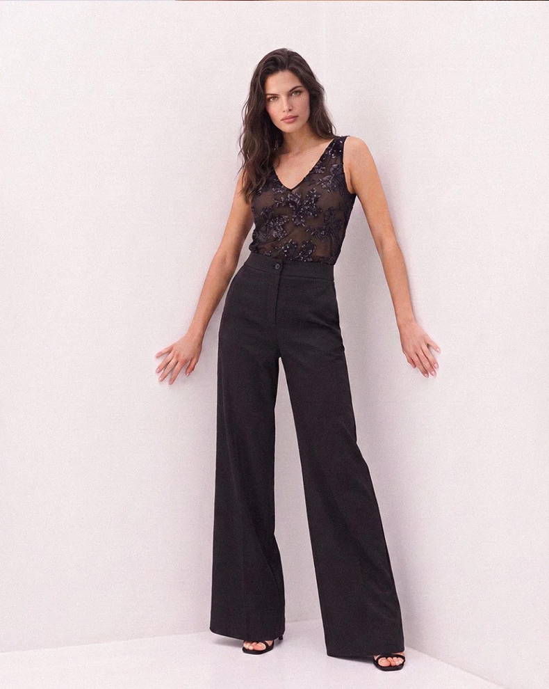 Sequined top with V neckline - Access Fashion