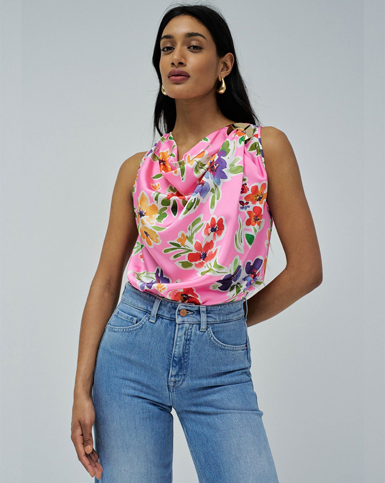 DRAPPED TOP W/NECKLINE METALLIC DETAIL