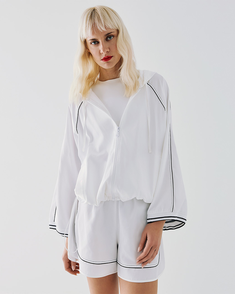 Bomber jacket με αντιθετικές λεπτομέρειες