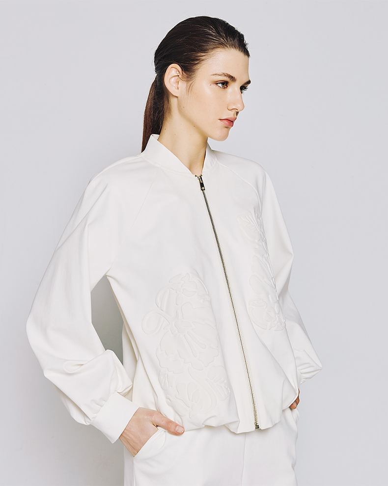 Bomber jacket με ανάγλυφο floral σχέδιο