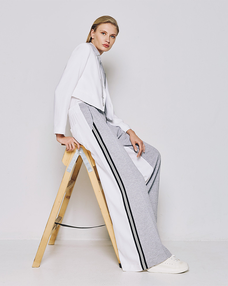 WOMANS PANTS
