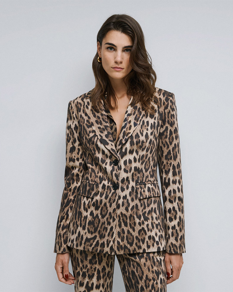 LEOPARD PRINT BLAZER