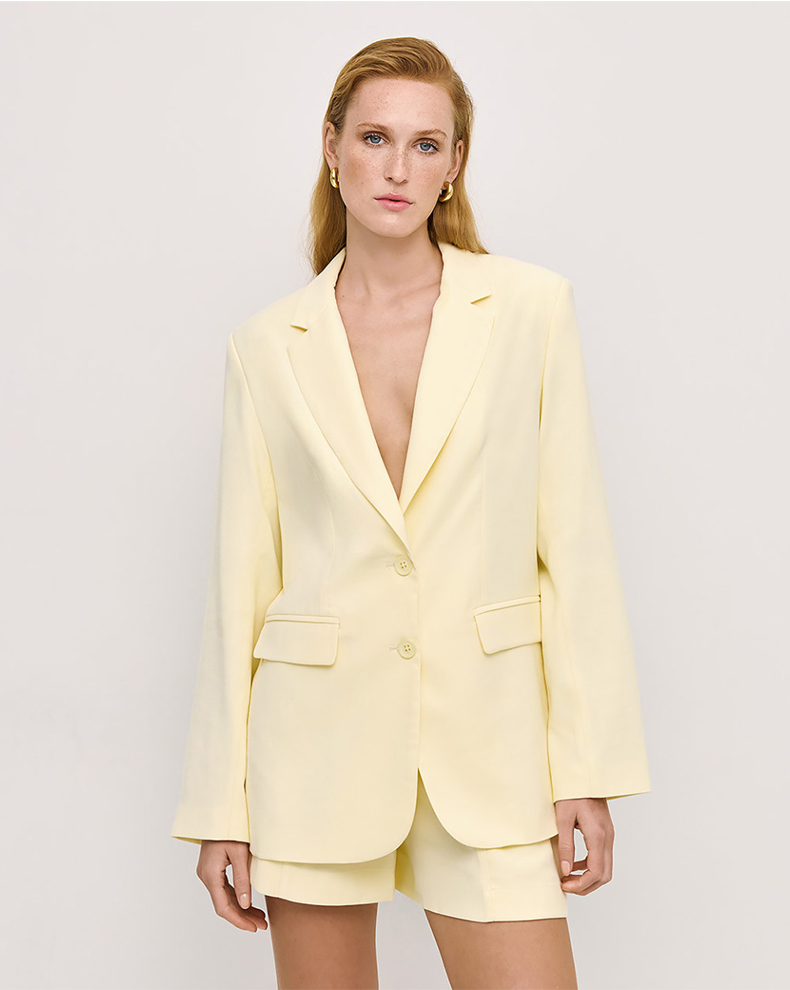 BLAZER WITH FLAP POCKECTS