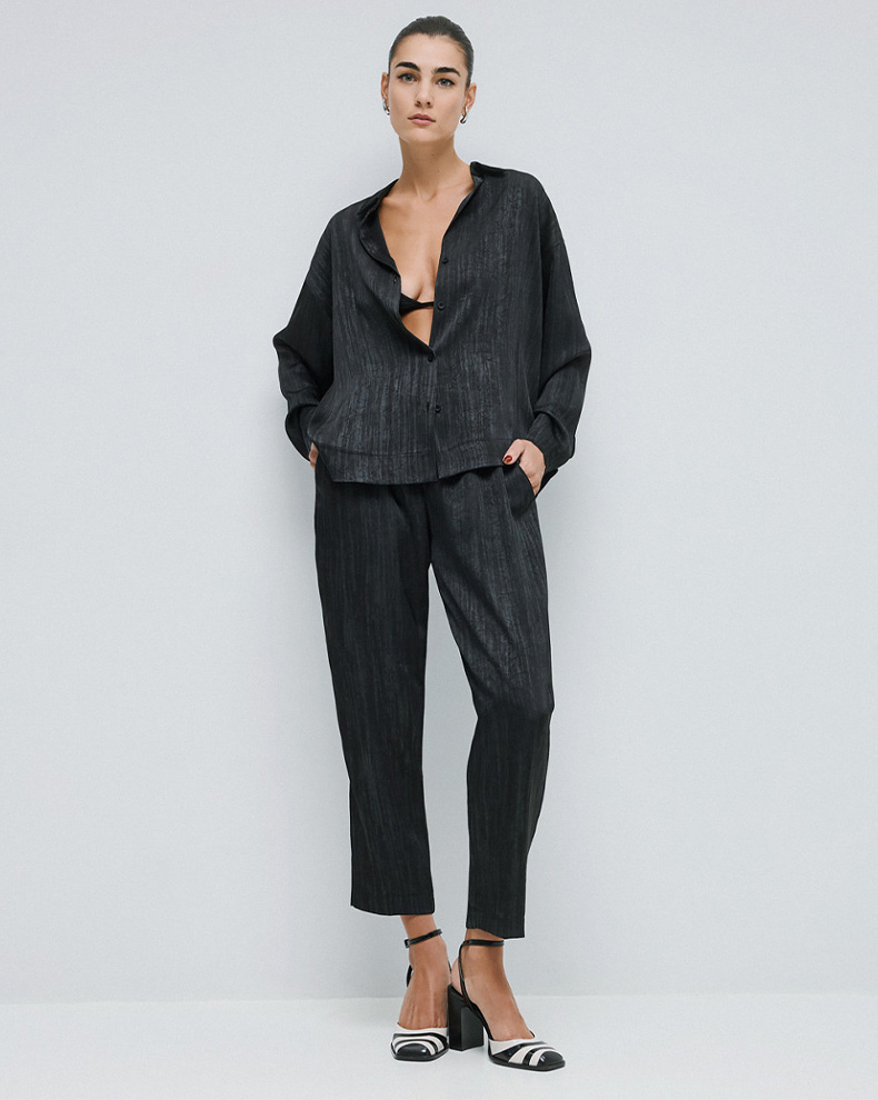 SATIN PANTS WITH A CRINKLED EFFECT