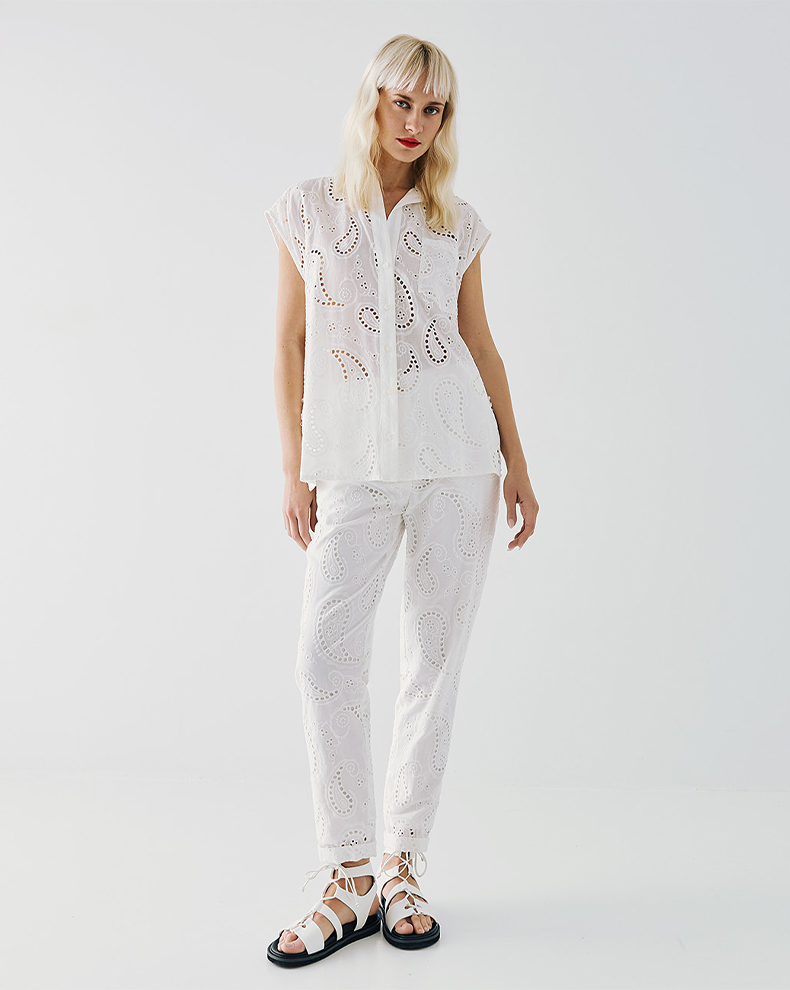 SLEEVELESS BRODERIE SHIRT