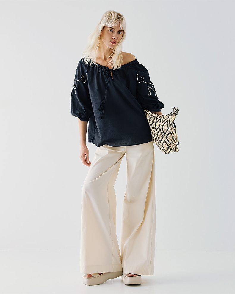 BLOUSE WITH DRAWSTRINGS